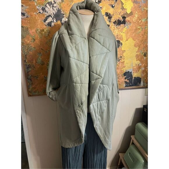 Young, Fabulous & Broke Sandrine Coat in Green, Soft and Comfy Cocoon Coat W/Puf - Picture 5 of 15